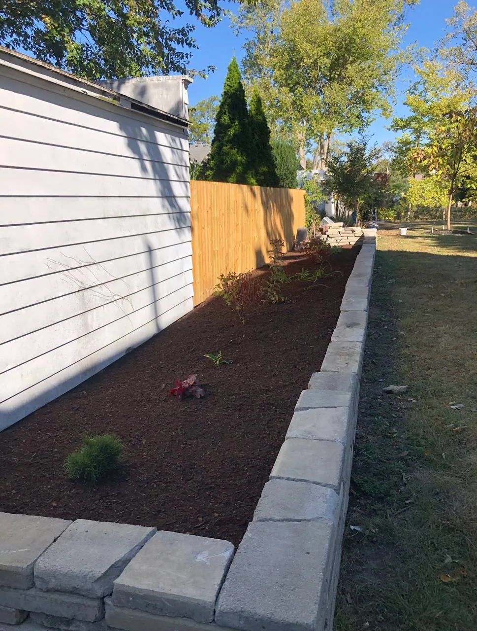 Mulch vs. Rock Beds: Which Is Better for Low-Maintenance Landscaping?