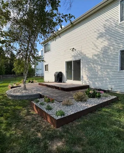Terramorph Deck-side patio landing with white rock
